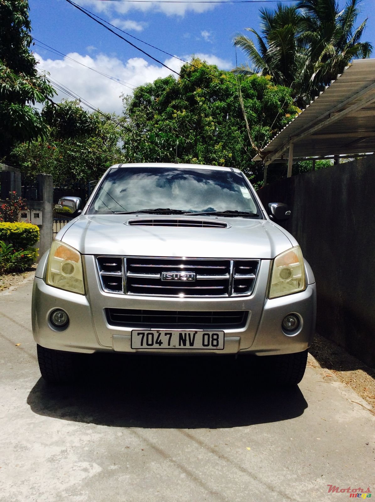 2008' Isuzu photo #1