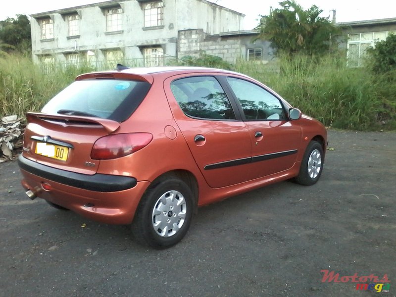 2000' Peugeot 206 photo #2