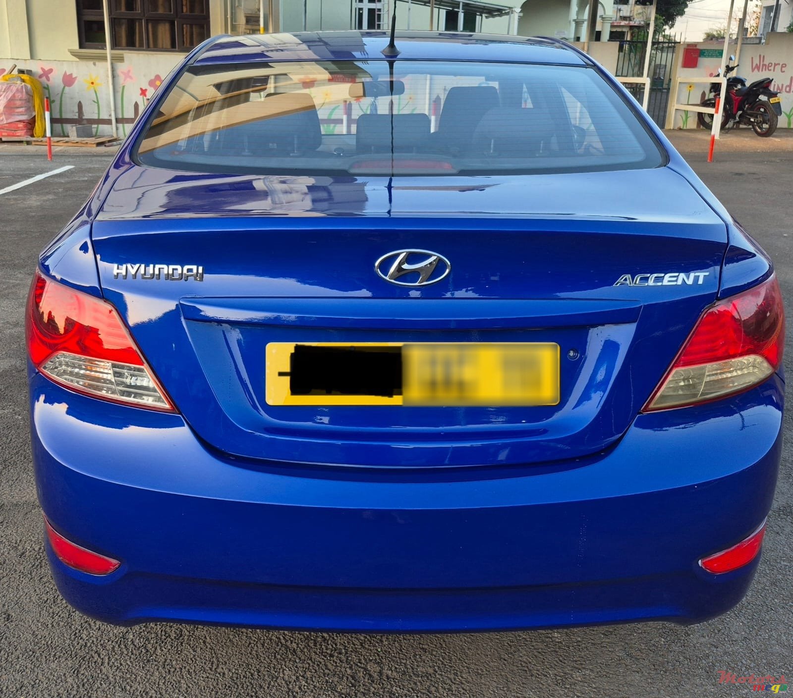 2011' Hyundai Accent Automatic photo #4