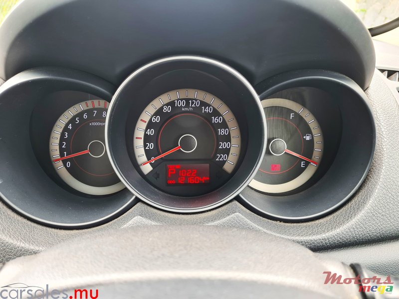 2011' Kia Cerato 1.6 Hatchback photo #7