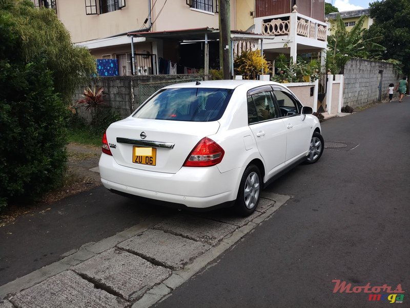 2006' Nissan Tiida photo #2