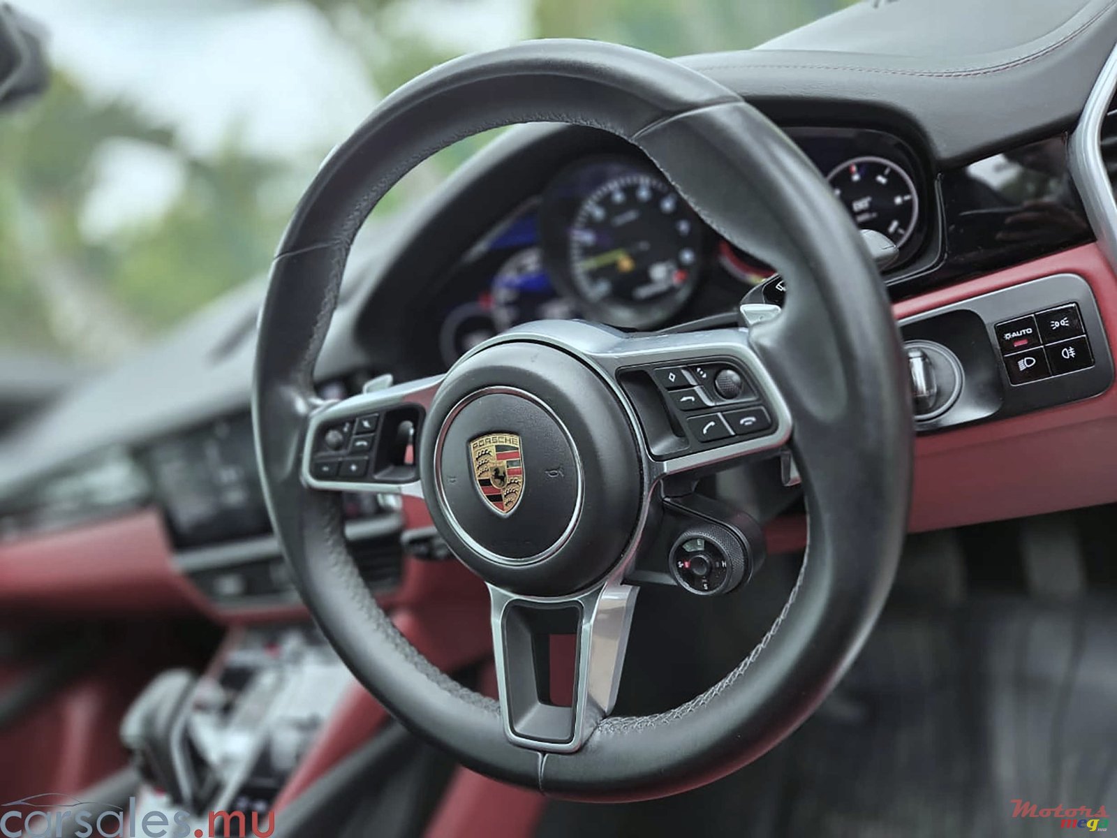 2020' Porsche Cayenne Coupé photo #7