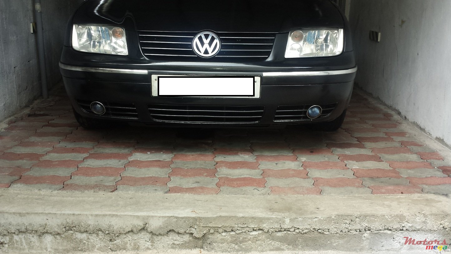 2001' Volkswagen Bora photo #1