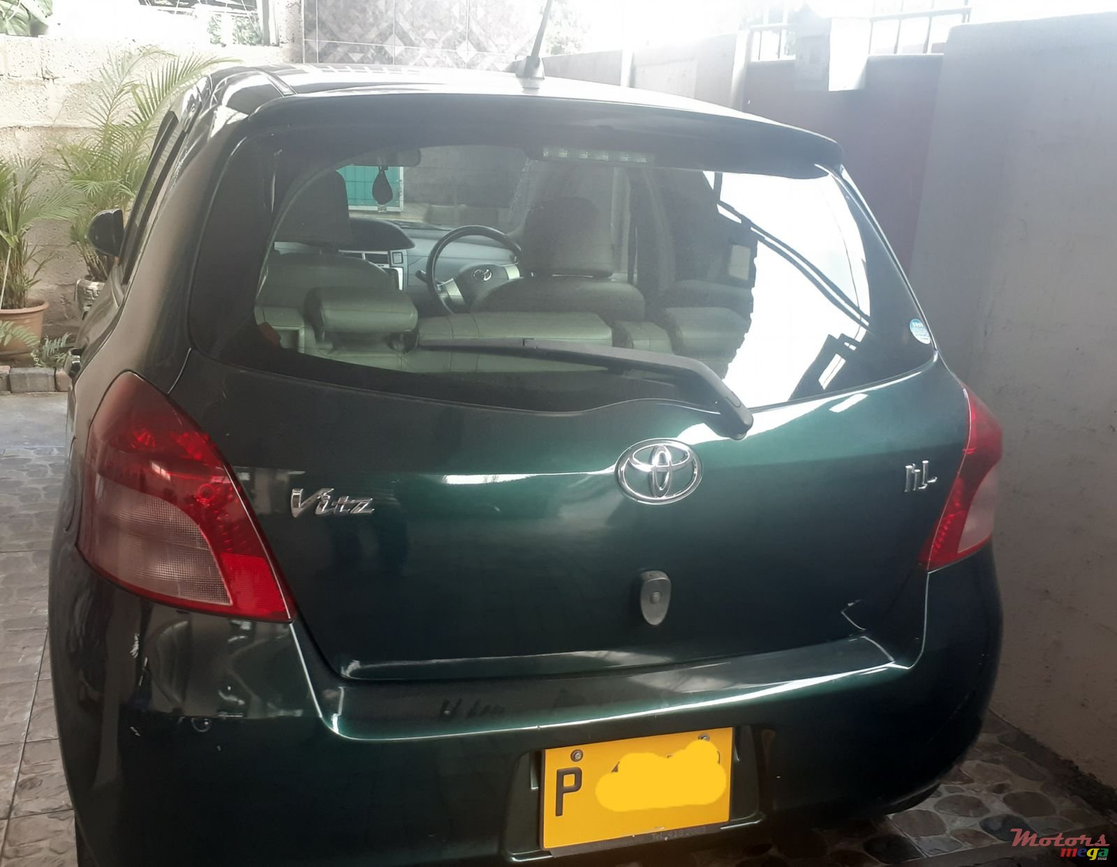 2007' Toyota Vitz photo #2