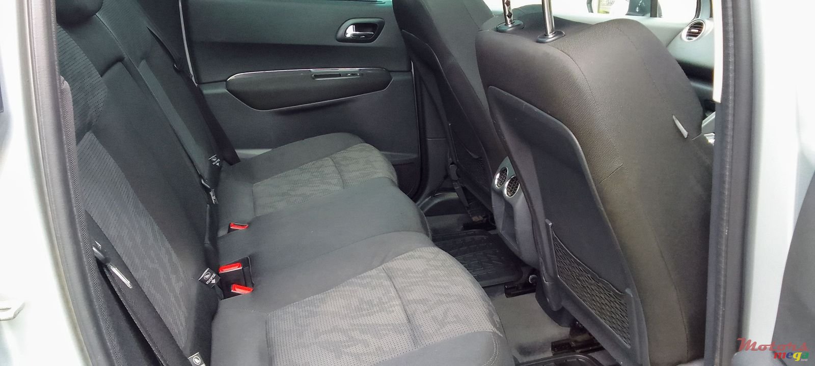 2011' Peugeot 3008 photo #4