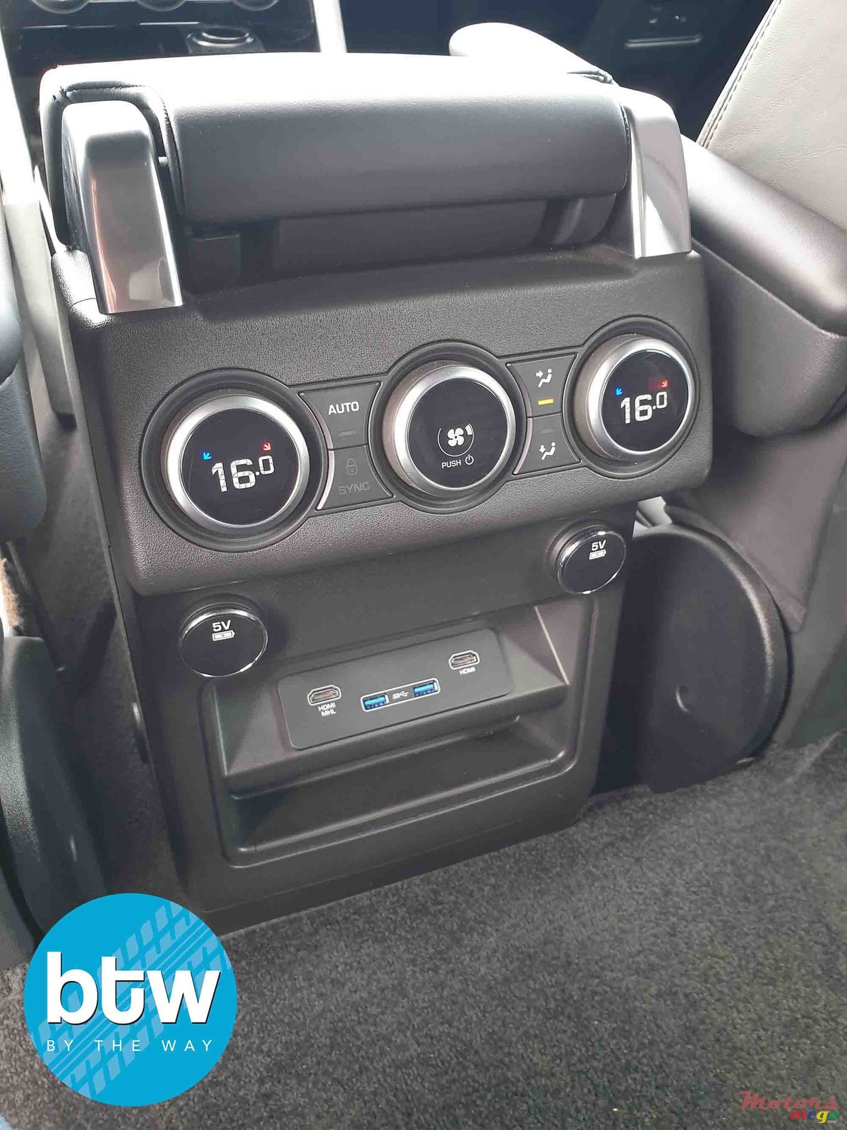 2017' Land Rover Discovery HSE Luxury Si6 photo #3