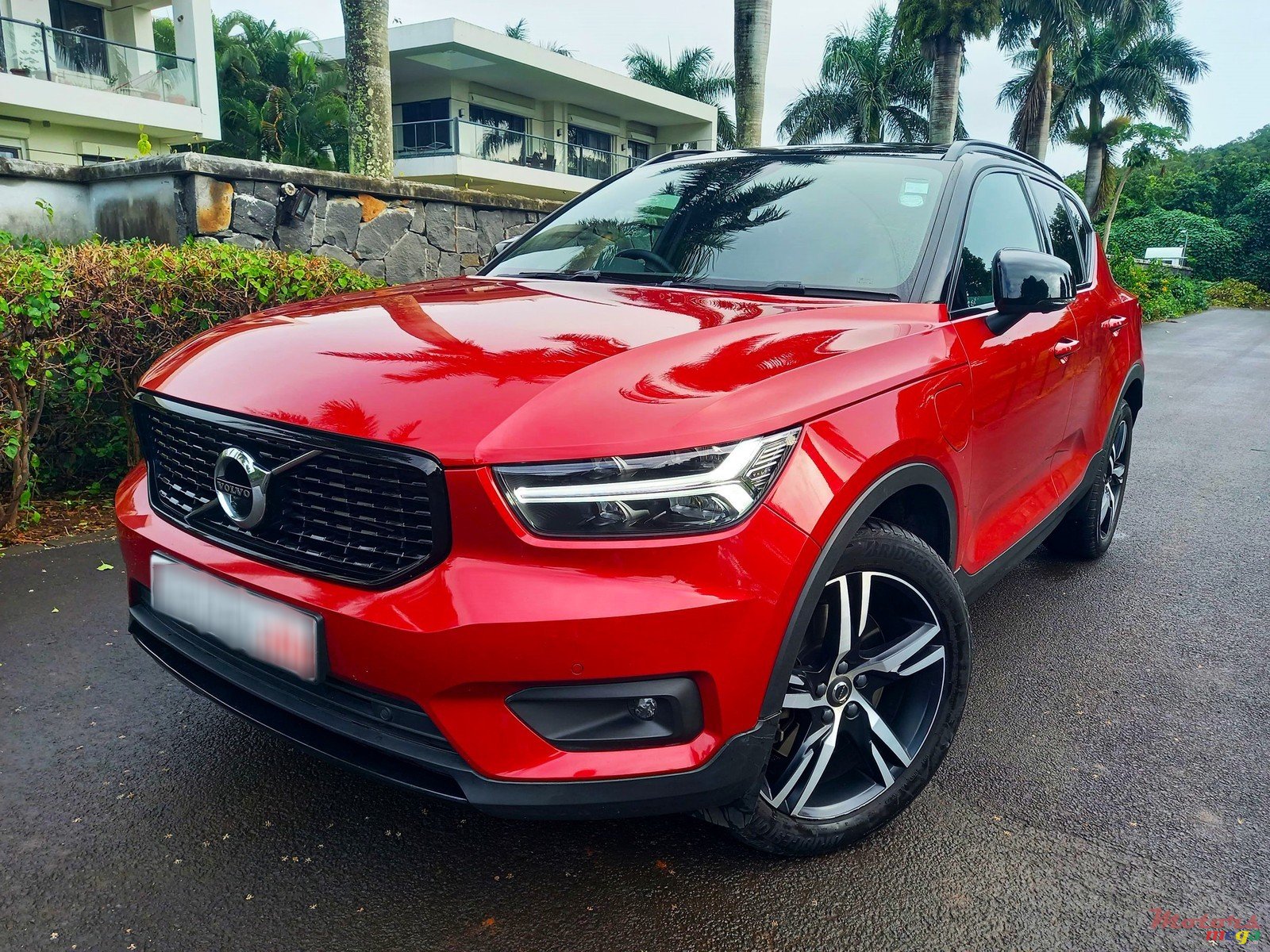 2020' Volvo XC40 1.5 Hybrid photo #2