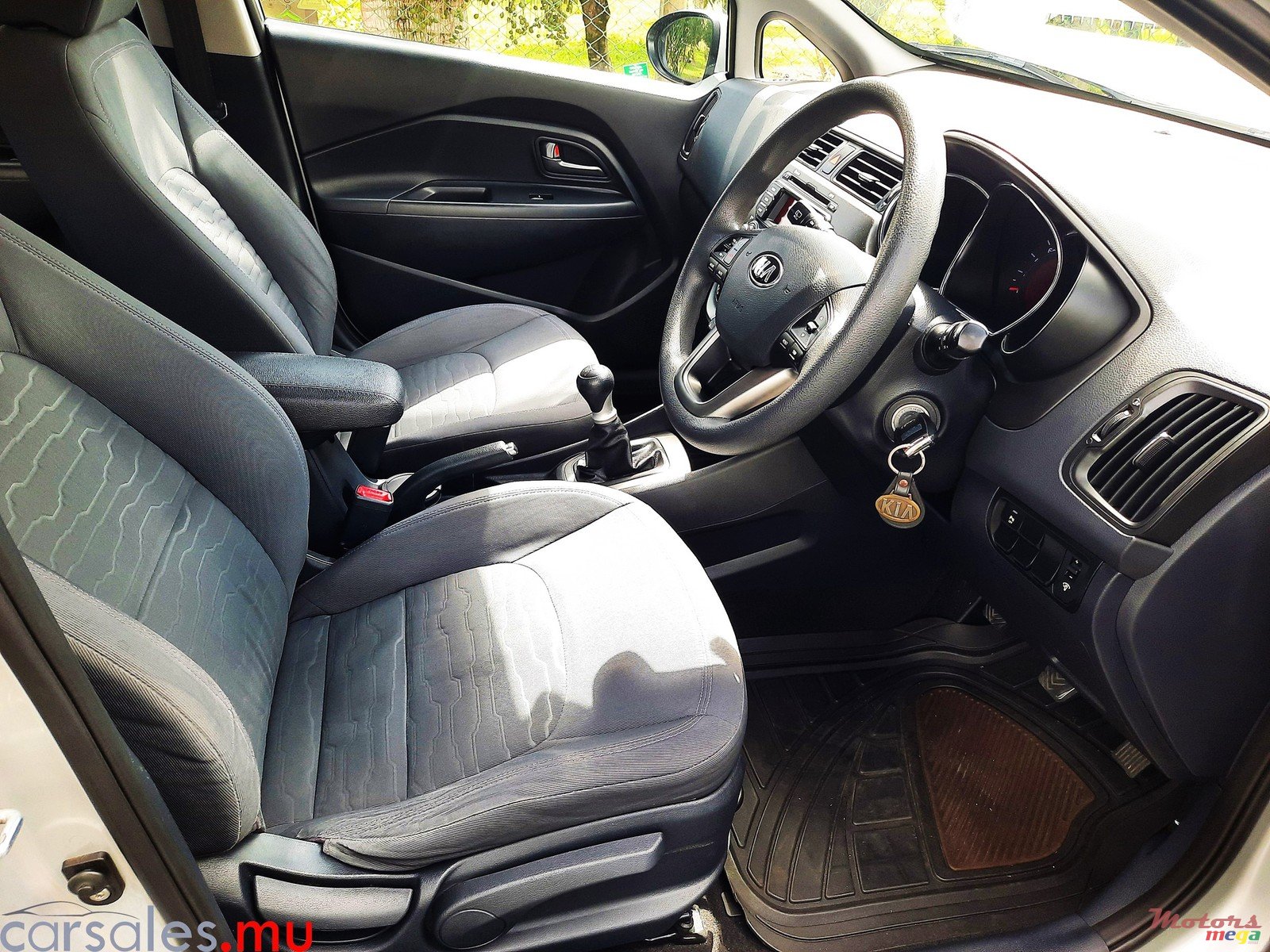 2013' Kia Rio 1.2 Hatchback photo #6