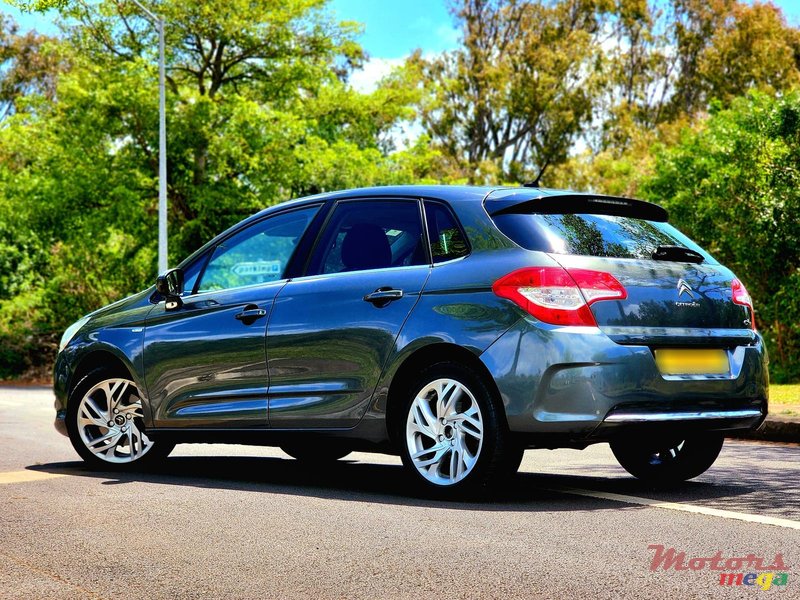 2014' Citroen C4 Exclusive Edition - Turbo photo #2