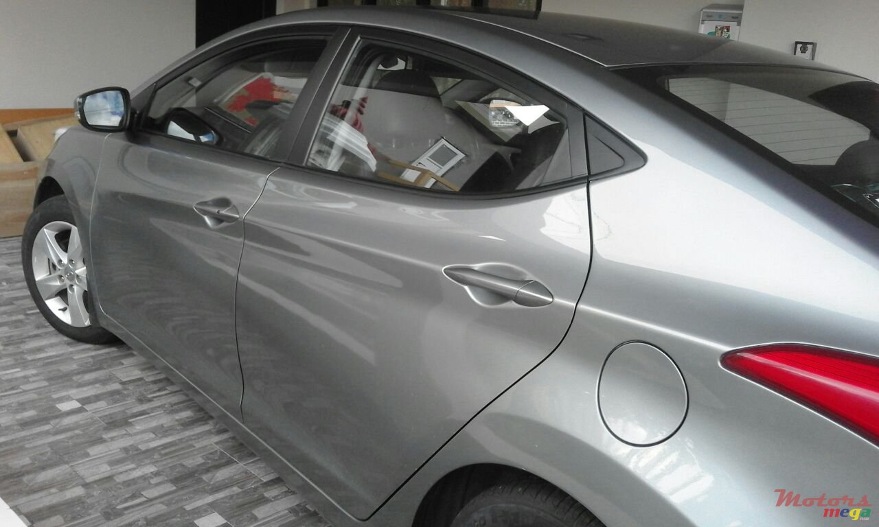 2013' Hyundai Elantra photo #6