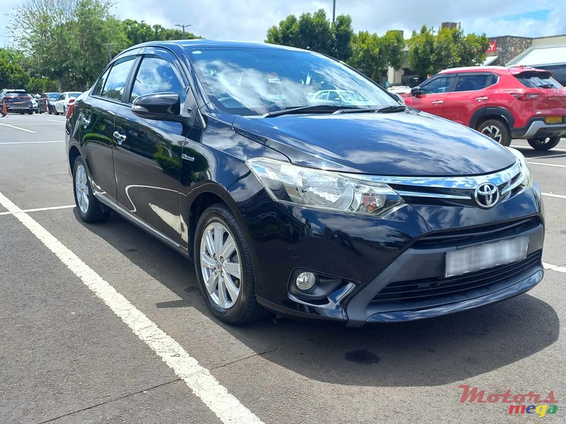 2015' Toyota Yaris photo #1