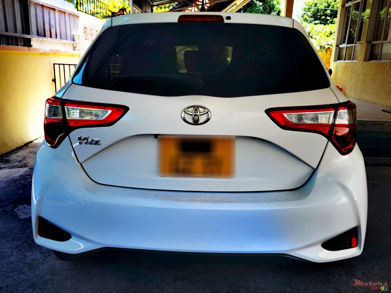 2017' Toyota Vitz photo #3