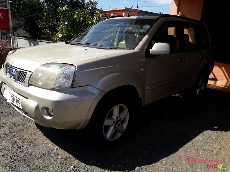 2005' Nissan X-Trail 4×4 Turbo photo #2