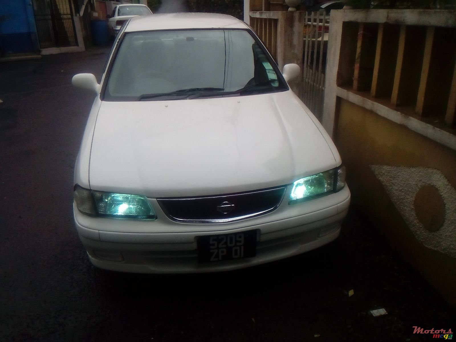 2001' Nissan Sunny photo #5