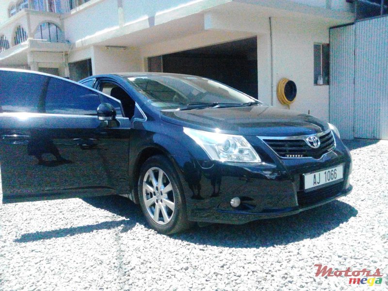 2010' Toyota Avensis photo #2