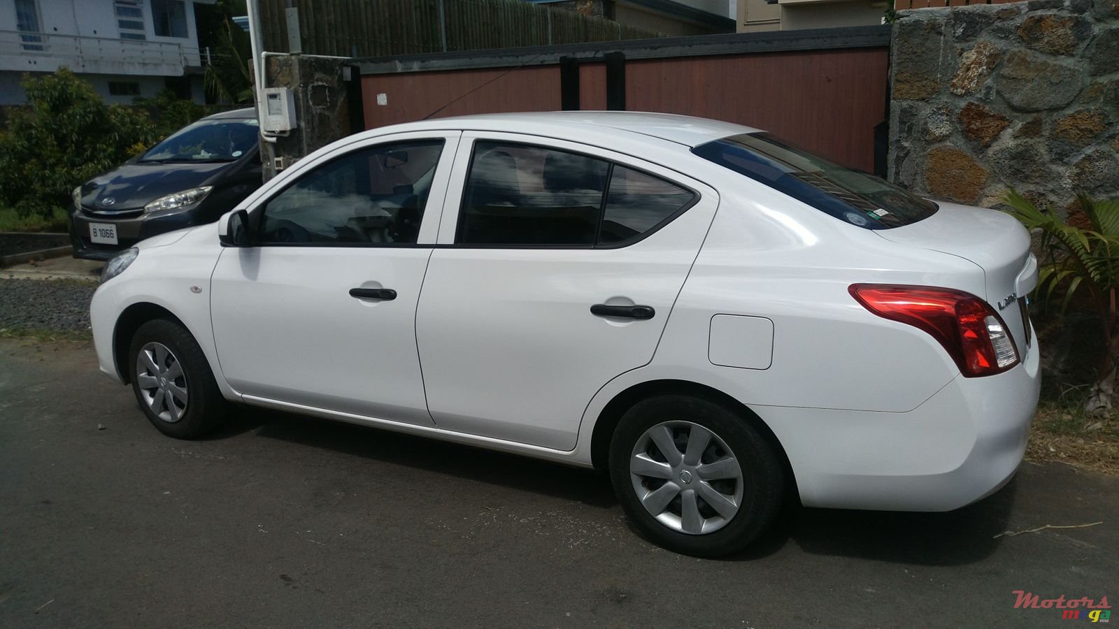 2014' Nissan Tiida original photo #2