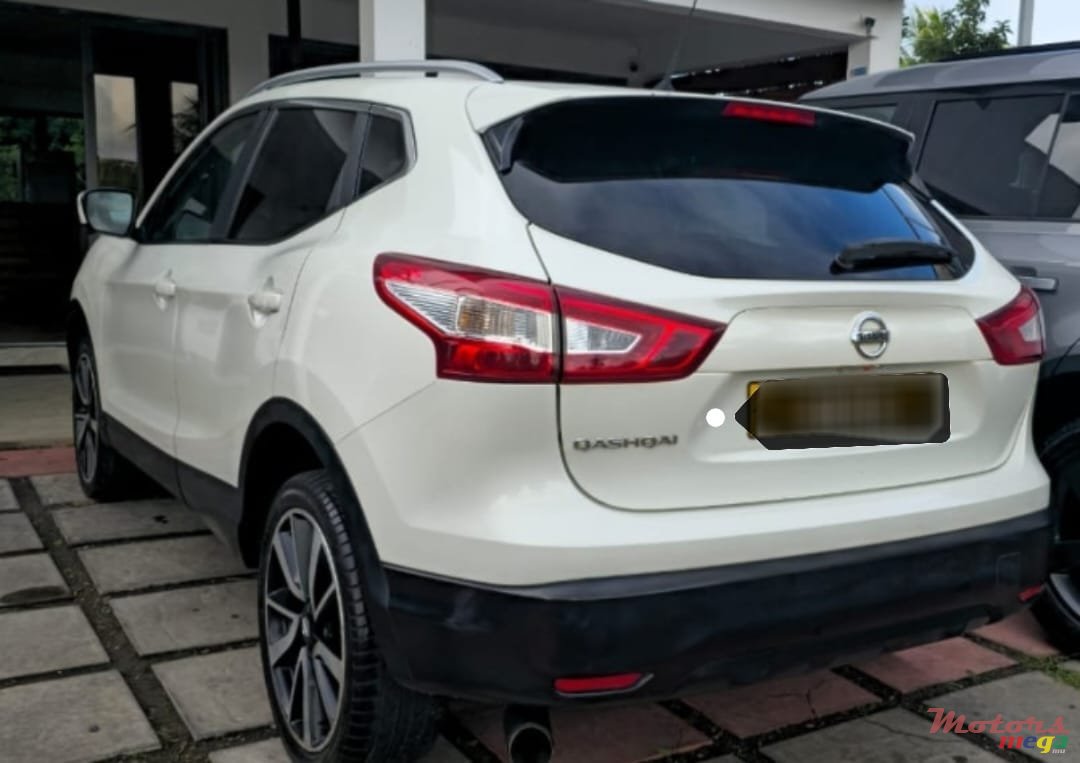 2015' Nissan Qashqai photo #2