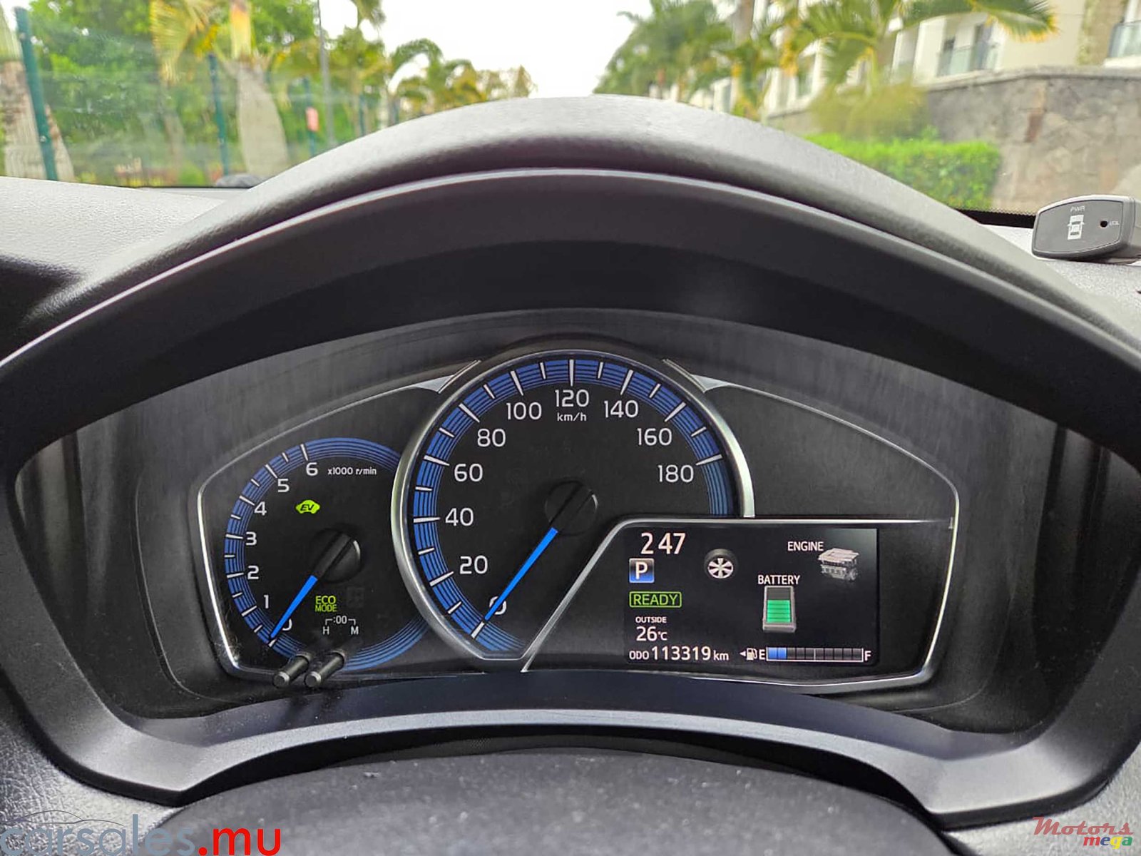 2013' Toyota Axio 1.5 Hybrid photo #8