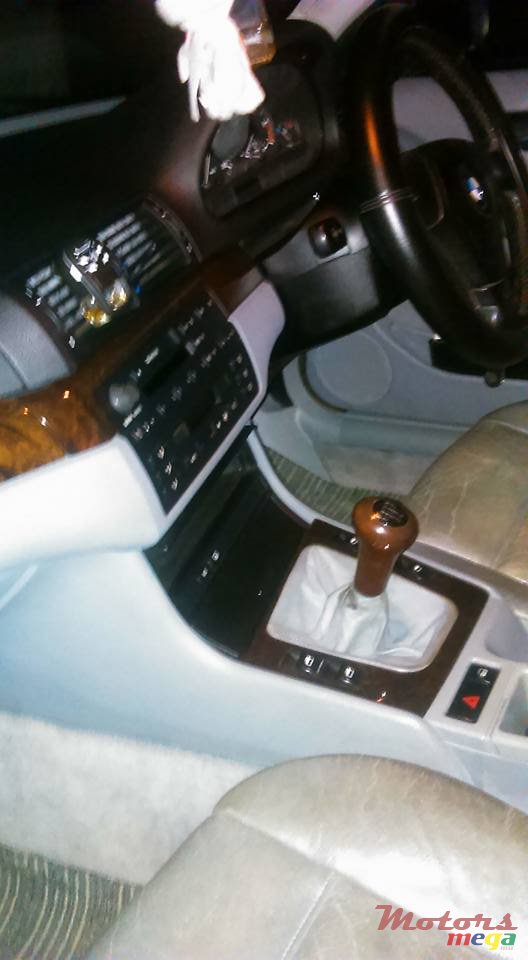 2001' BMW 318 photo #5