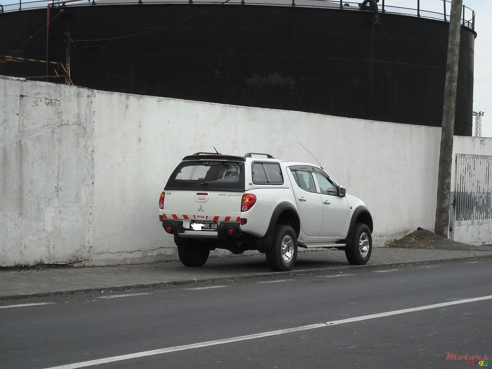 2008' Mitsubishi L 200 photo #1