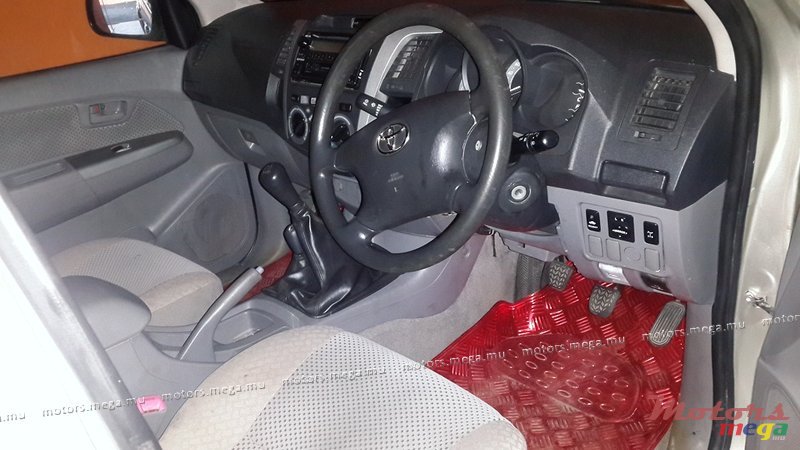 2006' Toyota Hilux Raider (4x4) photo #4