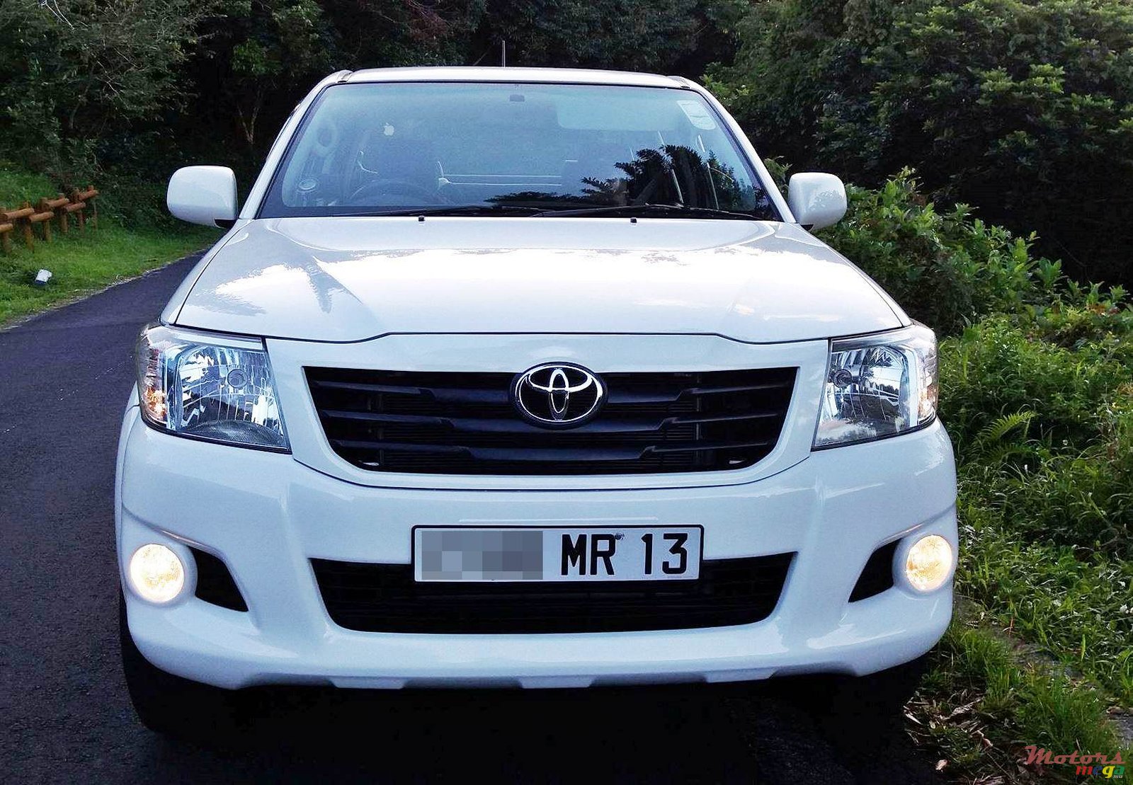 2013' Toyota Hilux (2x4) 54227164 photo #3