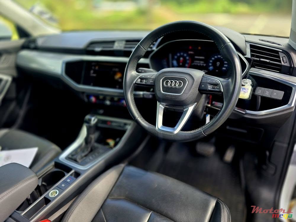 2019' Audi Q3 photo #7