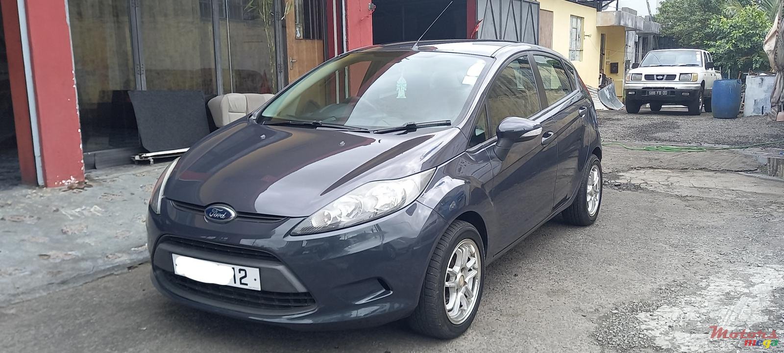 2012' Ford Fiesta photo #2