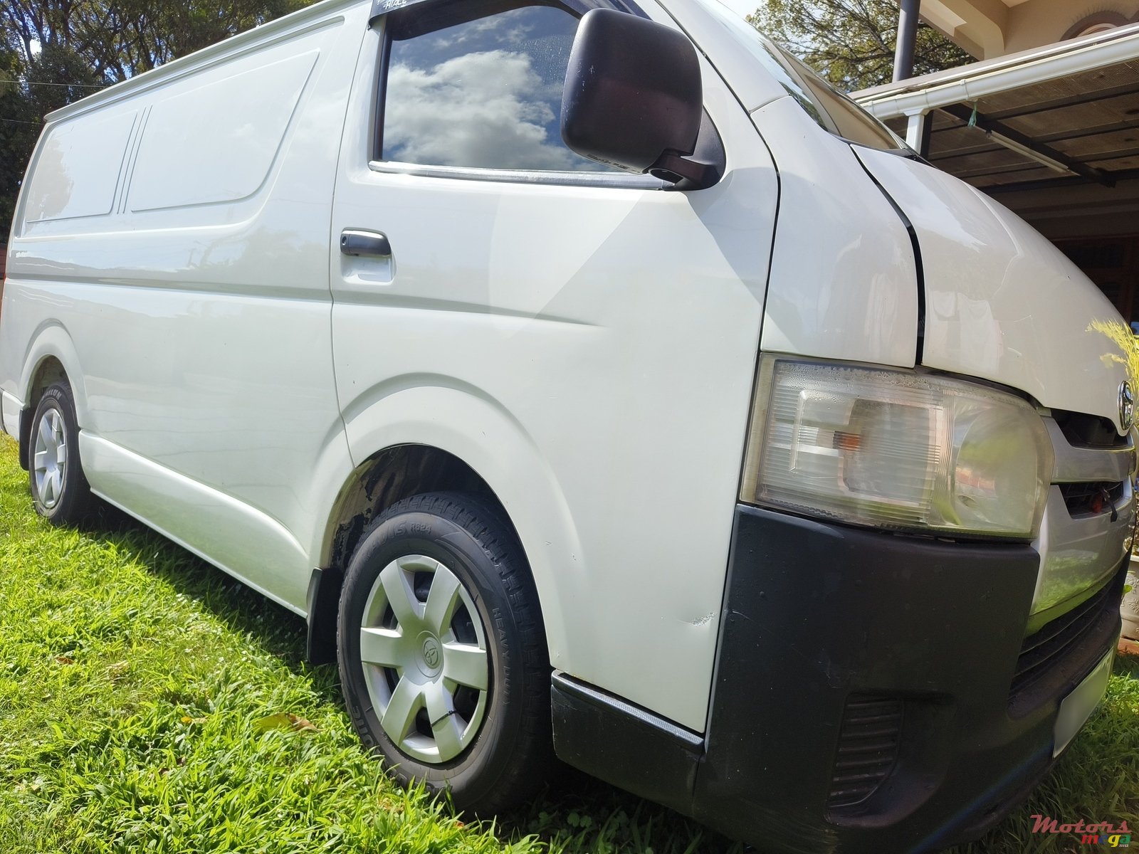 2015' Toyota photo #2