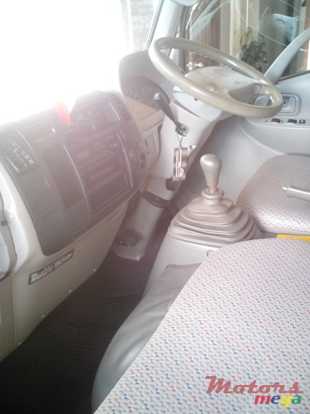 2004' Toyota HiAce Dyna photo #7