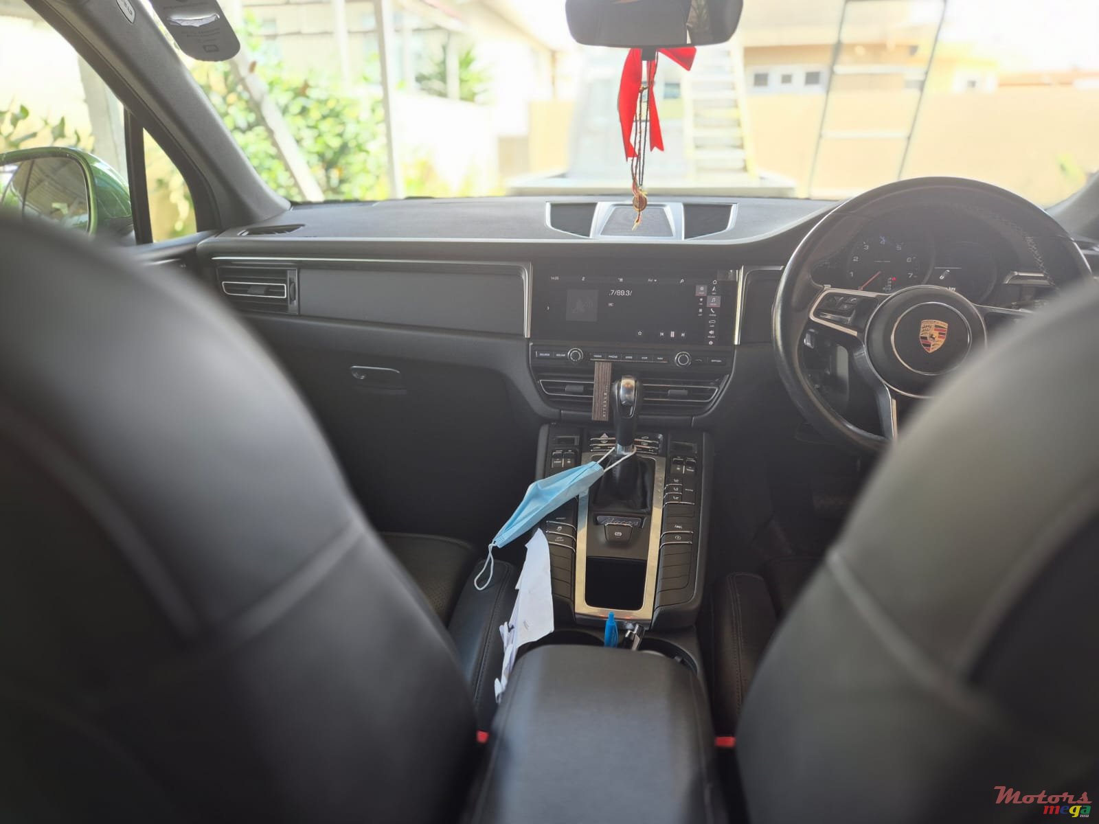 2020' Porsche Macan photo #6