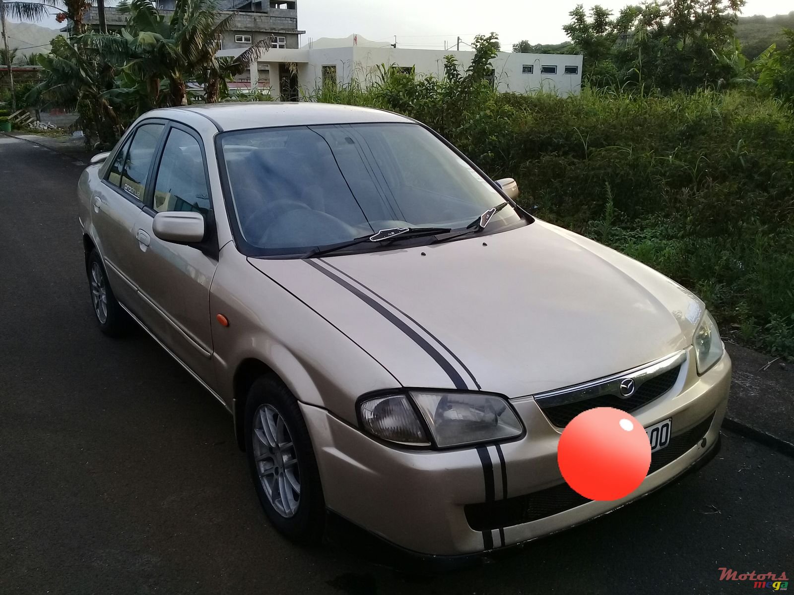 2000' Mazda 323 photo #3