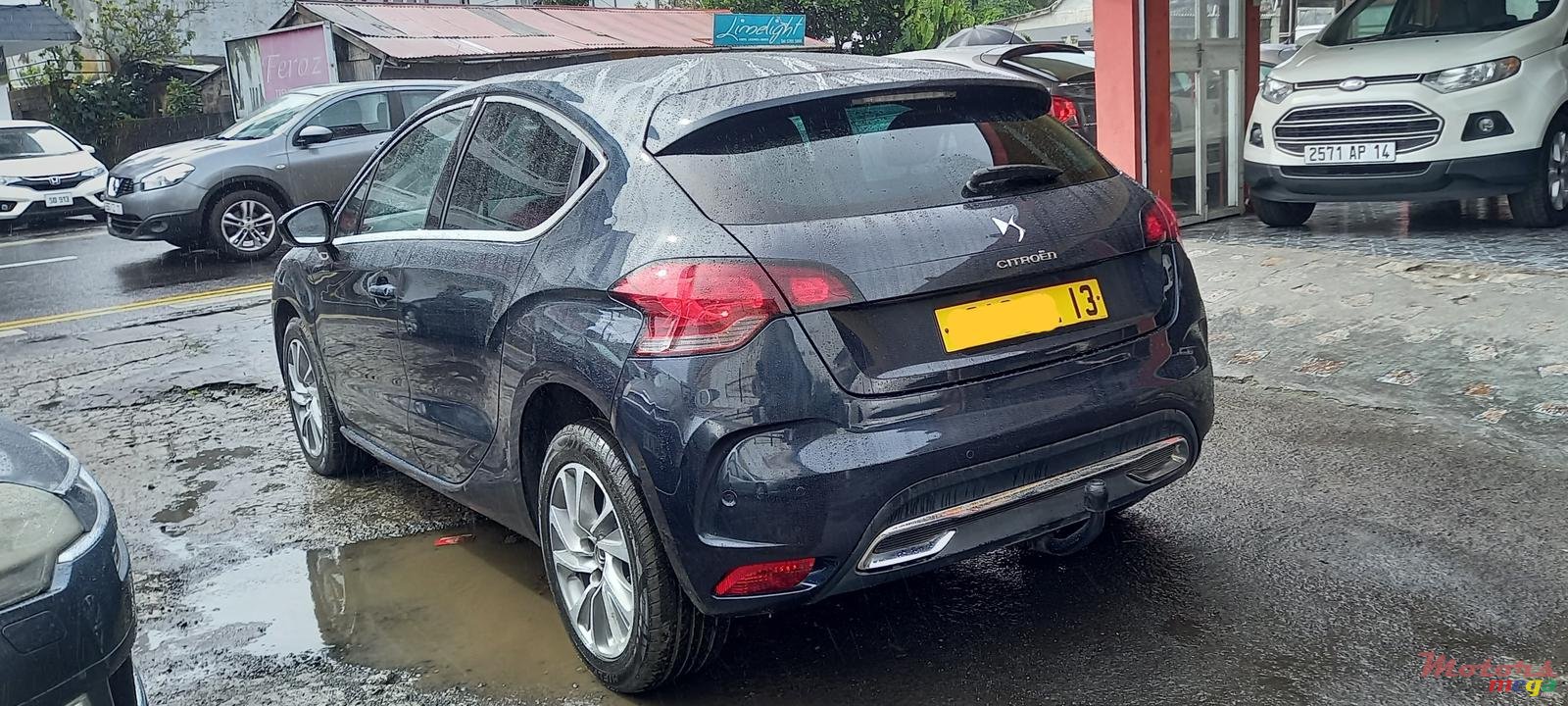 2013' Citroen DS4 photo #3