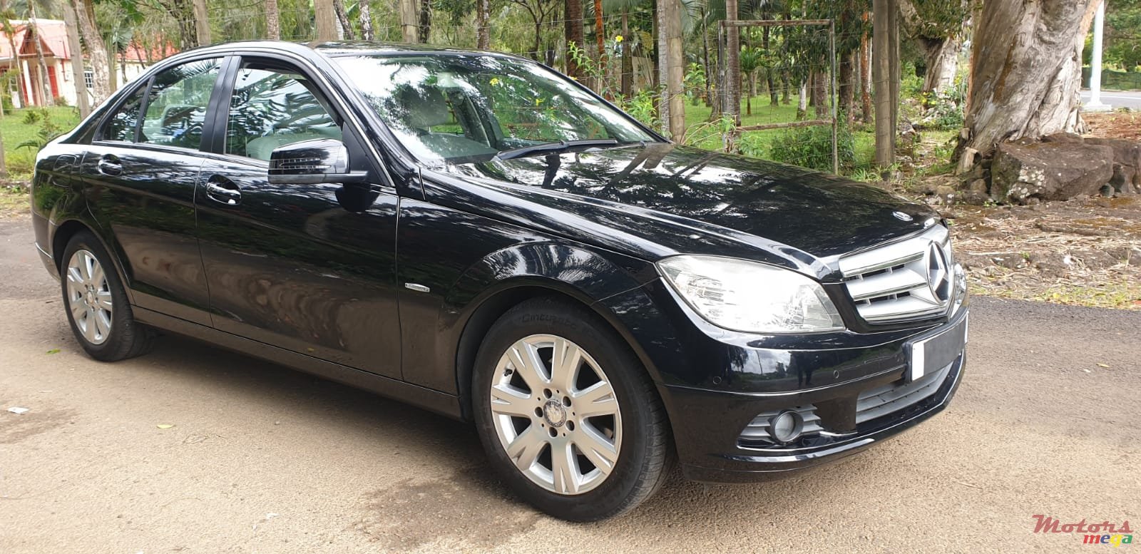 2010' Mercedes-Benz C 180 photo #3