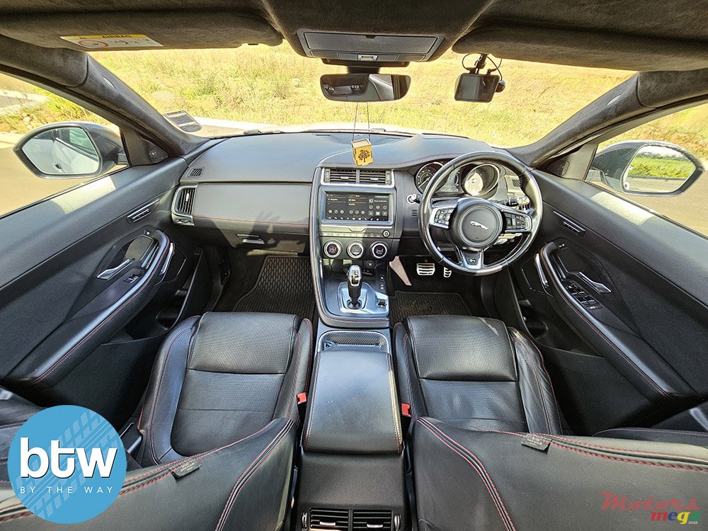 2019' Jaguar E-Pace photo #7