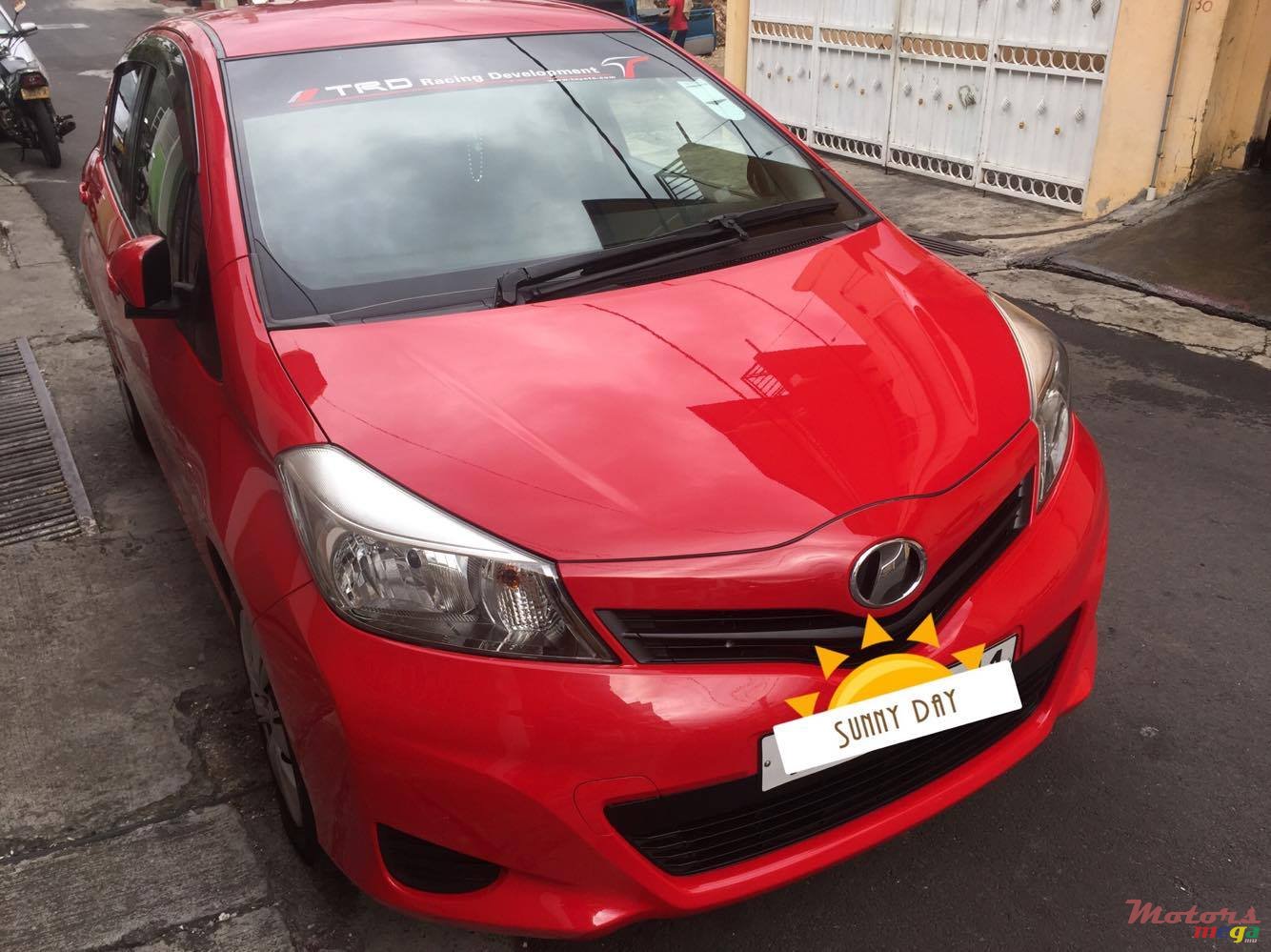 2011' Toyota Vitz photo #1