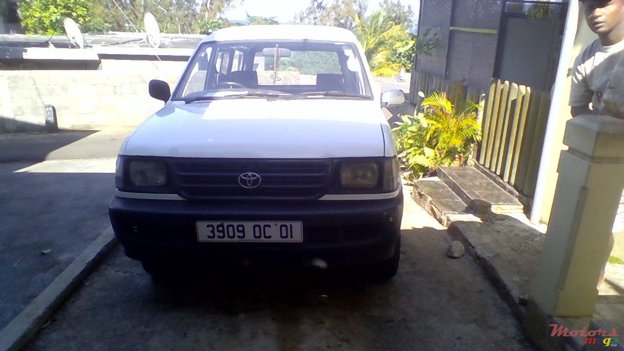 2001' Toyota Condor photo #1