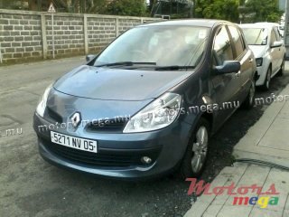 2005' Renault Clio Clio 3 special edition photo #1