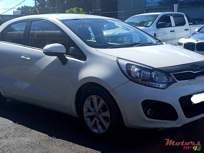 2012' Kia Rio photo #2