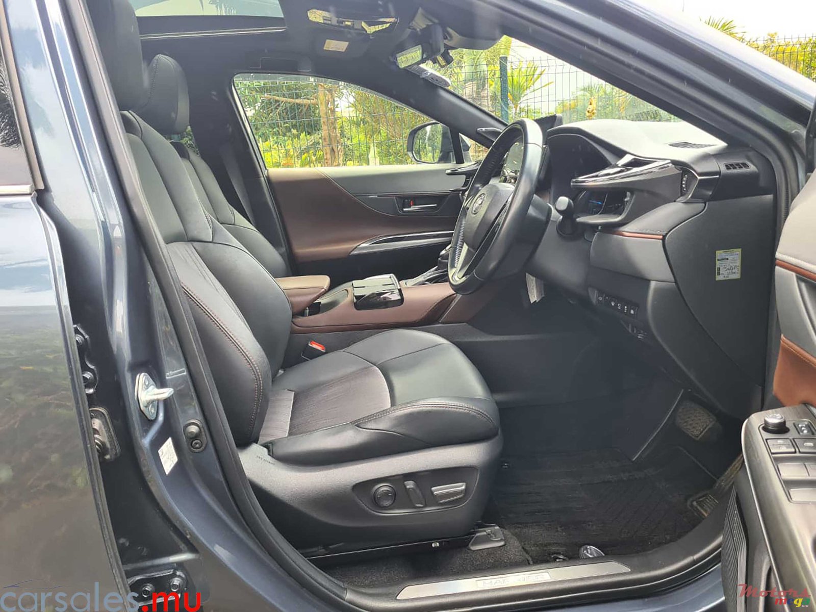 2021' Toyota Harrier 2.5 Z photo #6