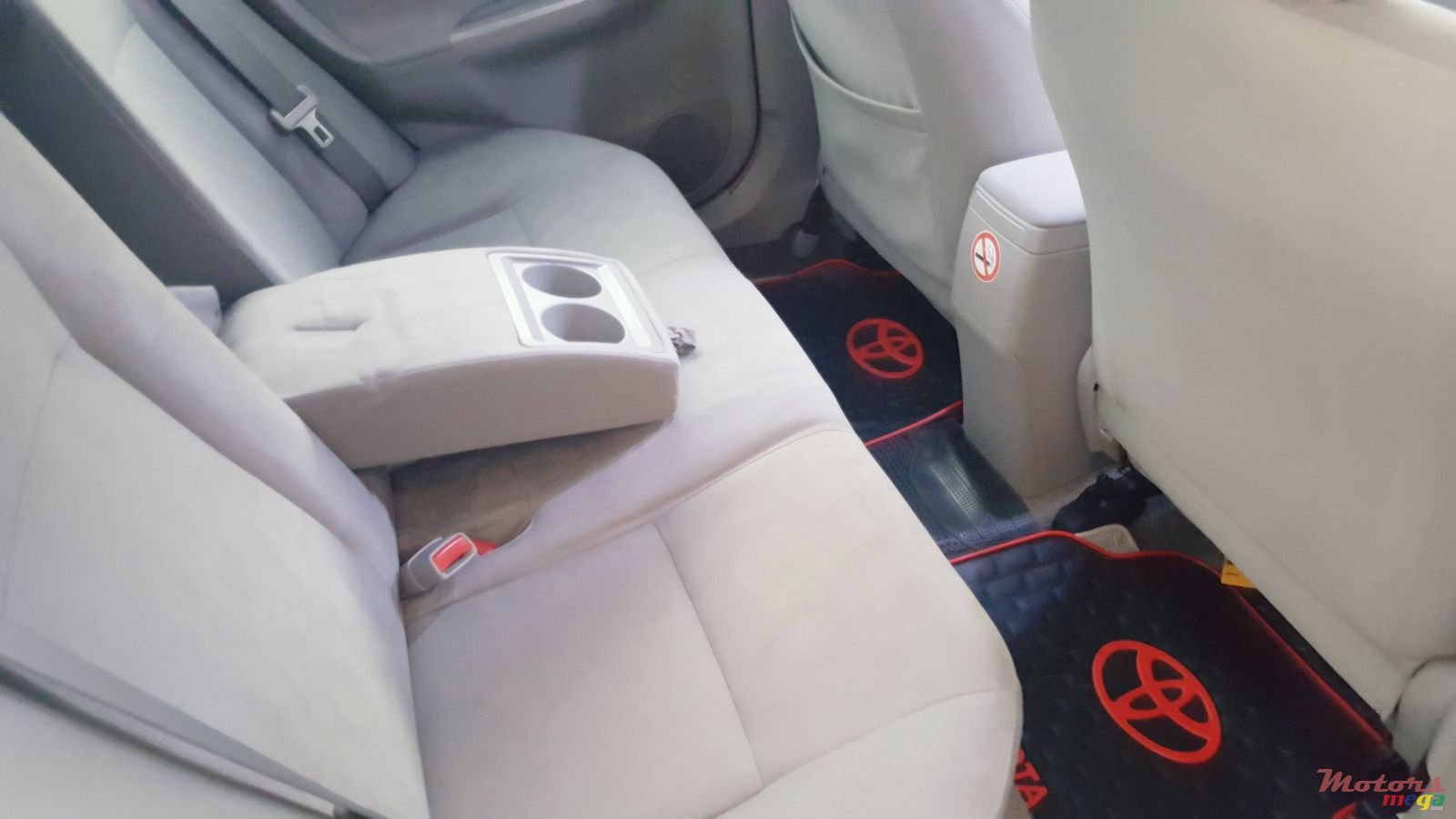 2008' Toyota Axio photo #5