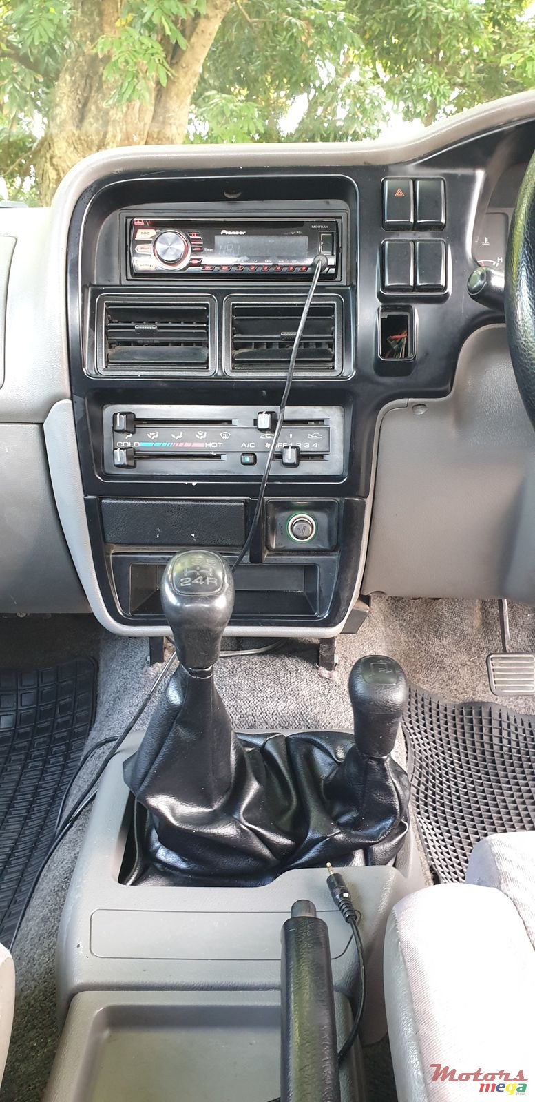 2001' Isuzu D-Max photo #5