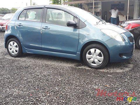 2007' Toyota Yaris photo #3