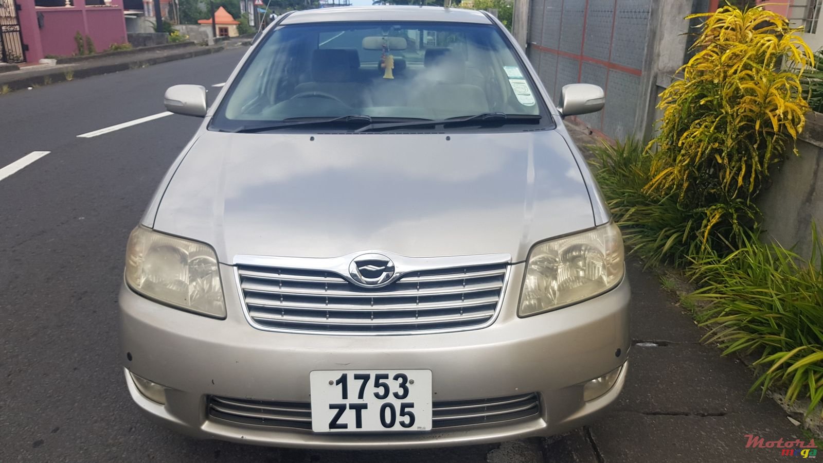 2005' Toyota Corolla NZE photo #1