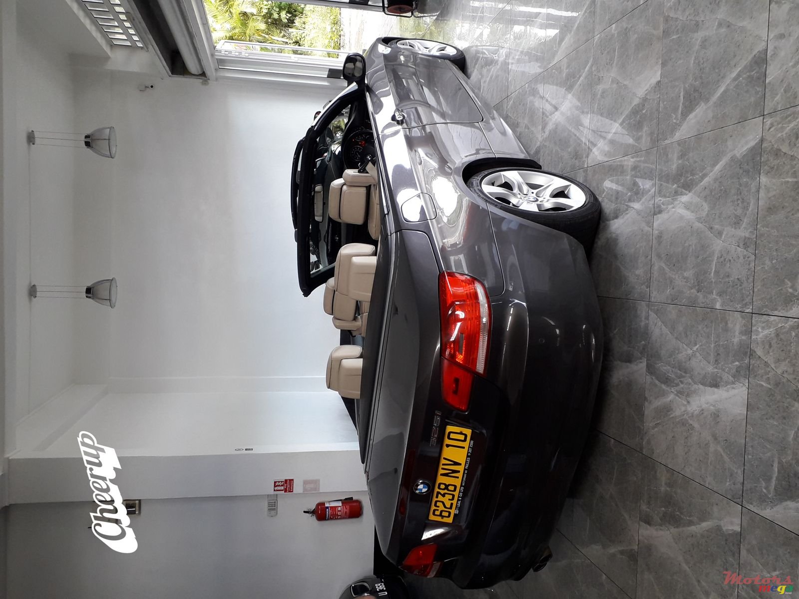 2010' BMW 3 Series Convertible photo #4