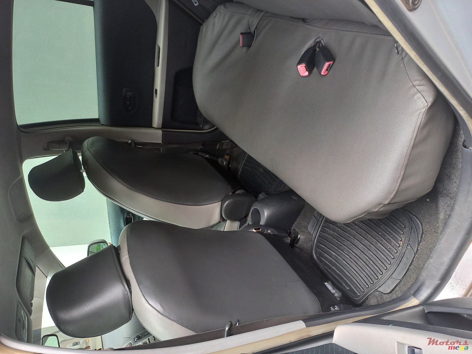 2006' Toyota Vitz photo #5