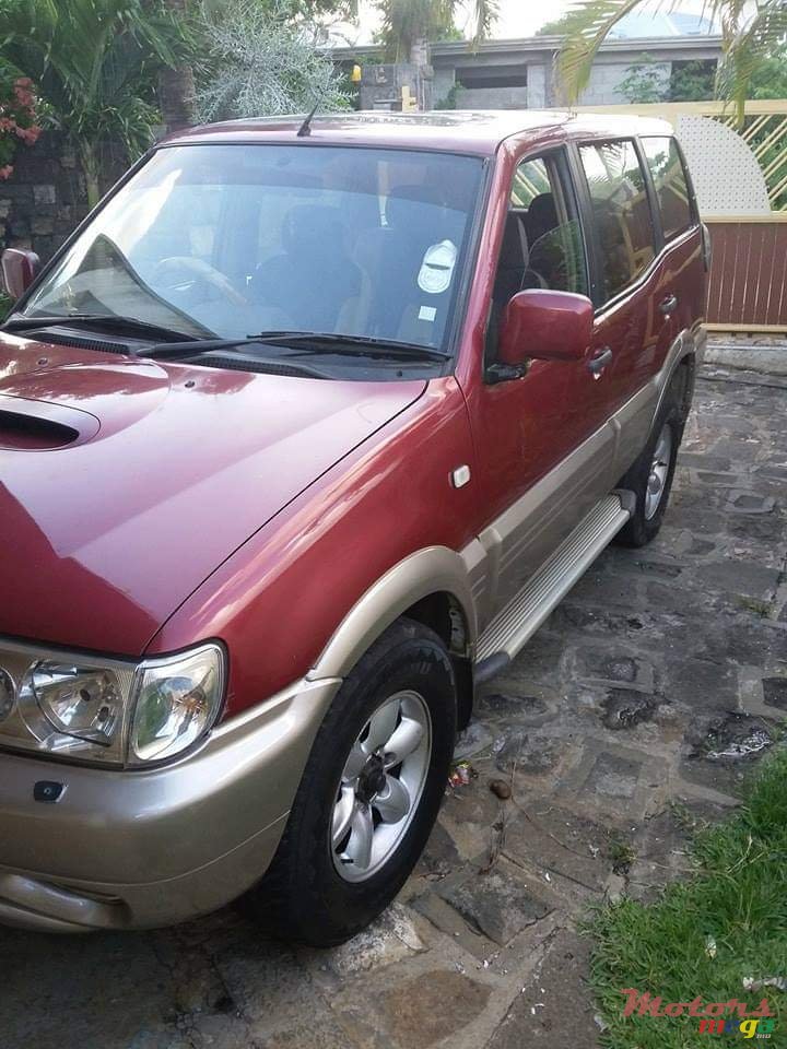 2001' Nissan Terrano photo #4