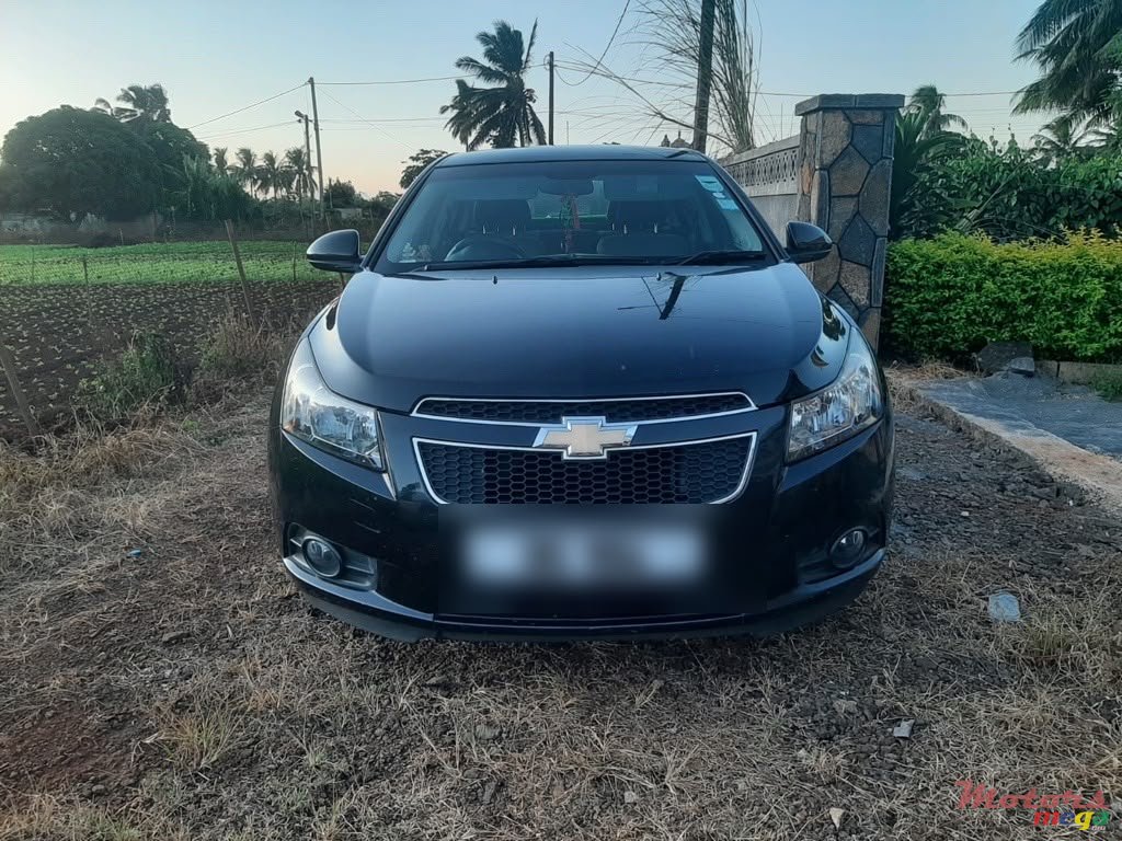2012' Chevrolet Cruze photo #3