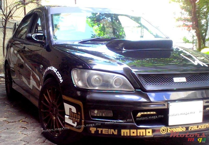 2002' Mitsubishi photo #1