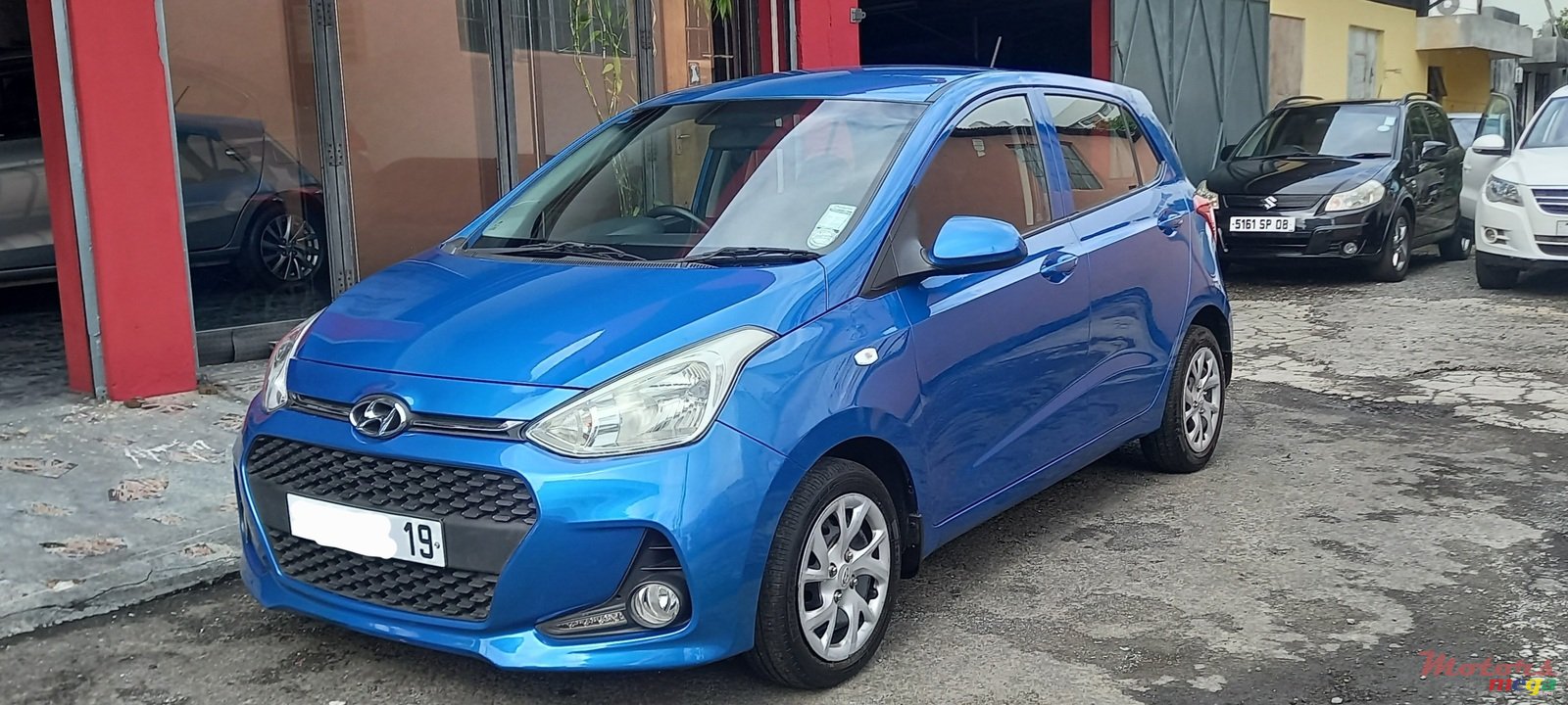 2019' Hyundai Grand i10 photo #3